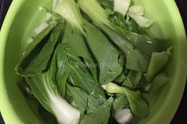 香菇肉片炒江青菜的做法图解1