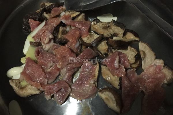 香菇肉片炒江青菜的做法图解3