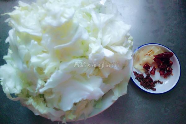 炝炒莲花白的做法图解1