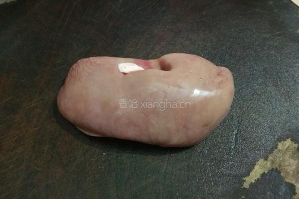 芹菜炒腰花的做法图解1