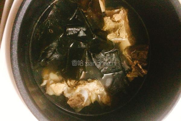 海带大骨汤的做法图解5