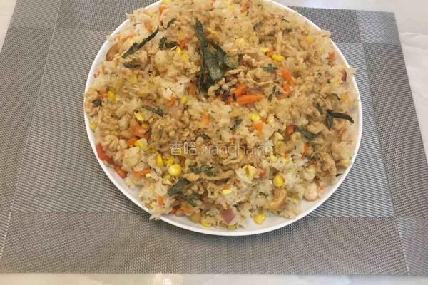 胡萝卜玉米虾仁炒饭