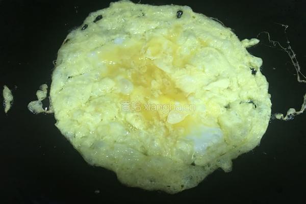 胡萝卜玉米虾仁炒饭的做法图解7