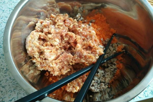 香菇猪肉胡萝卜饺子的做法图解5