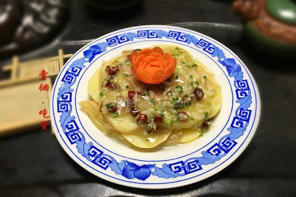 土豆蒸肉的做法图解1
