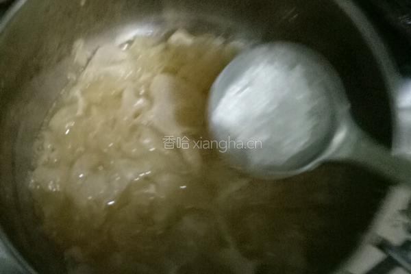 银耳木瓜牛奶的做法图解3