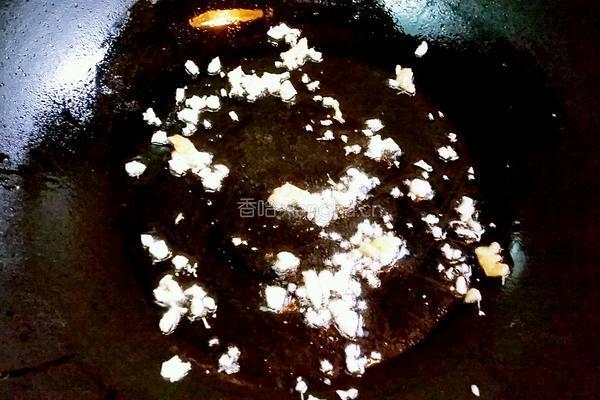 肉丝草菇炒花菜的做法图解6