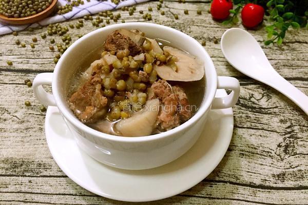 莲藕绿豆排骨汤的做法图解9