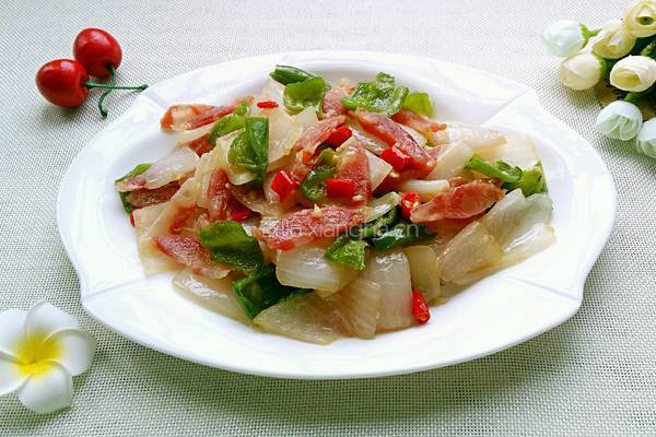洋葱炒香肠