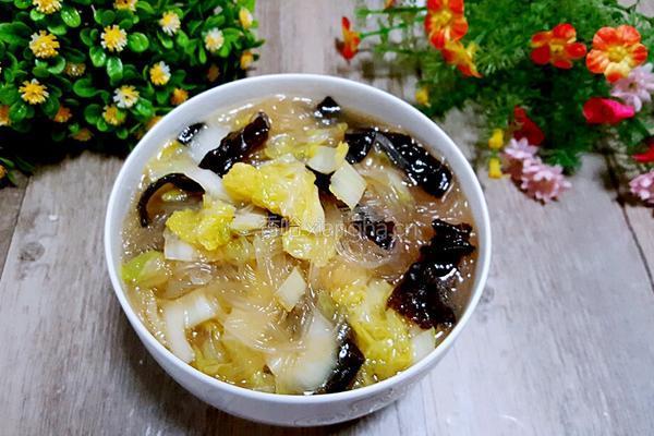 粉丝白菜汤的做法图解7