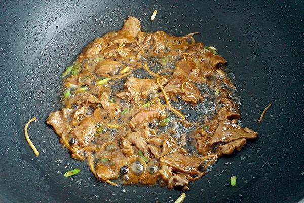 芹菜牛肉的做法图解5