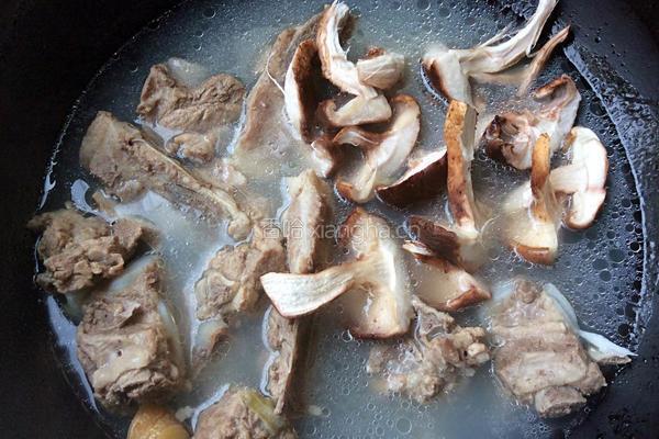 香菇炖小排骨的做法图解5
