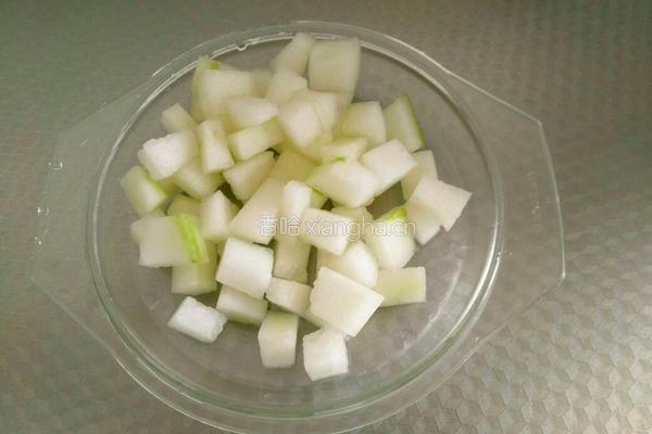 冬瓜粉丝丸子汤的做法图解4