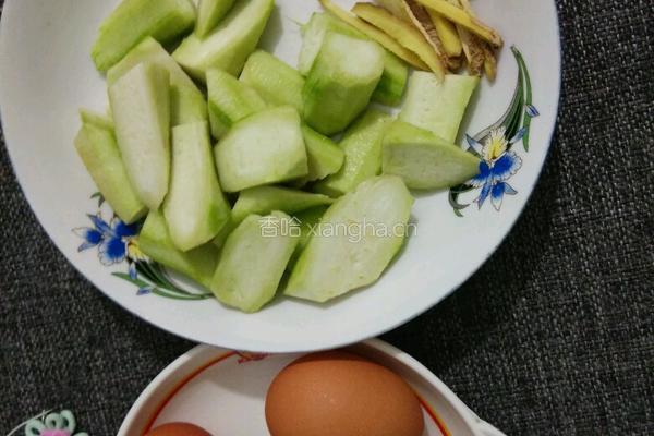 丝瓜炒蛋的做法图解1