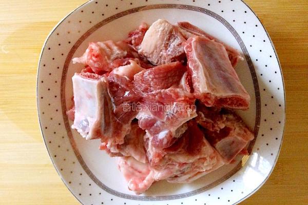 排骨山药的做法图解1