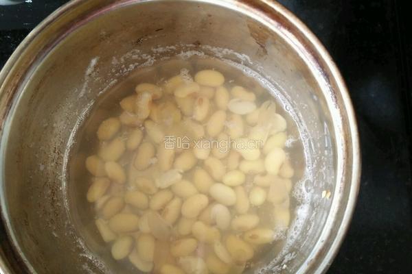黑芝麻红枣豆浆的做法图解1