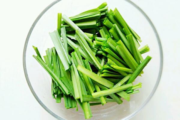 韭菜炒鸡蛋的做法图解3