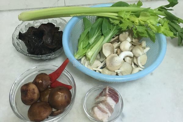 炒三菌的做法图解1