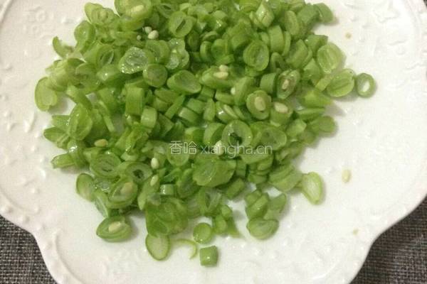鸡蛋煎豆角的做法图解2