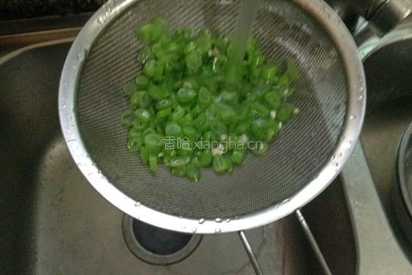 鸡蛋煎豆角的做法图解4