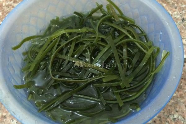 凉拌海带根的做法图解2
