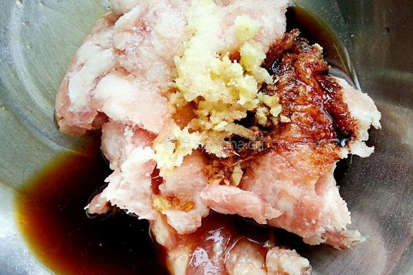 莲菜肉馅饺子的做法图解4