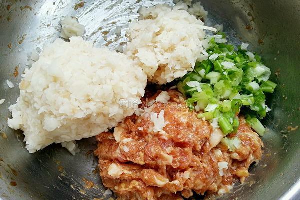 莲菜肉馅饺子的做法图解7