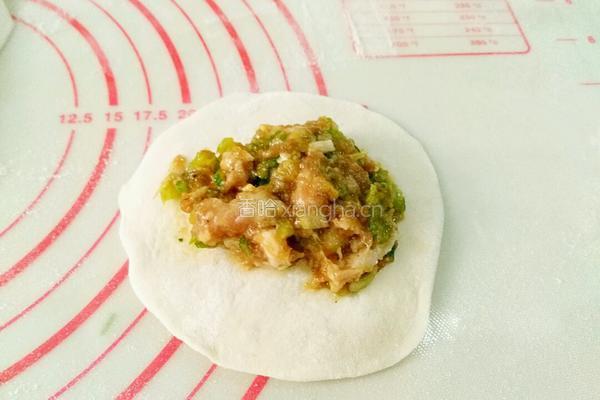 芹菜馅包子的做法图解17