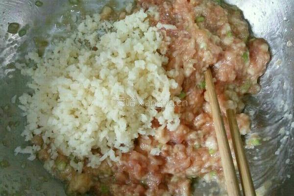莲藕馅饺子的做法图解5