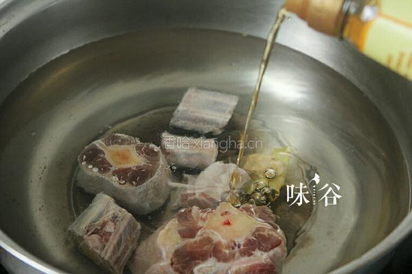 牛尾番茄汤的做法图解3