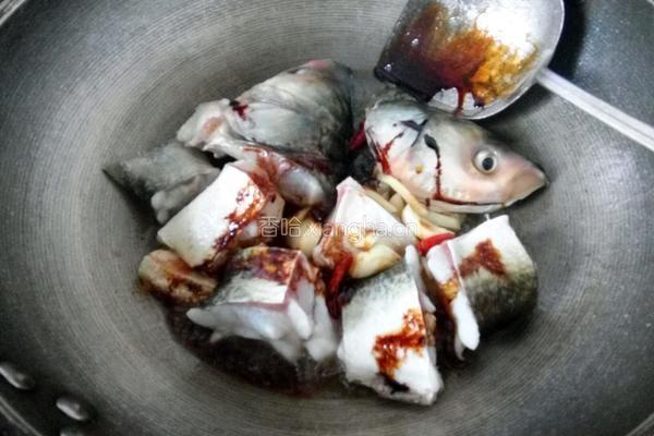 豆腐烧鱼块的做法图解5