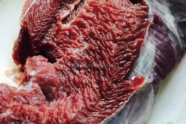 卤水牛肉厚片的做法图解1