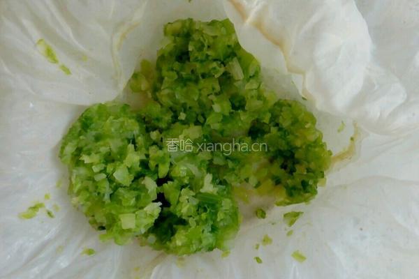 芹菜猪肉馅馄饨的做法图解4