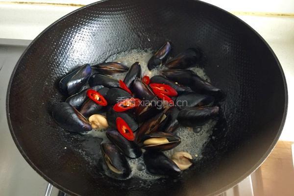 炒淡菜的做法图解5