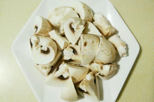 口菇鹌鹑蛋烧肉的做法图解5