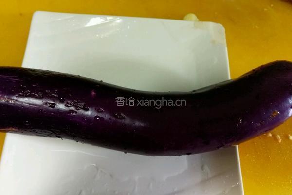 茄子炖蚬子的做法图解2