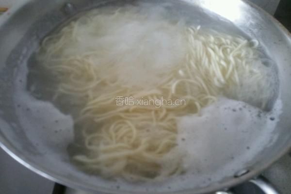 老北京芝麻酱凉面的做法图解1
