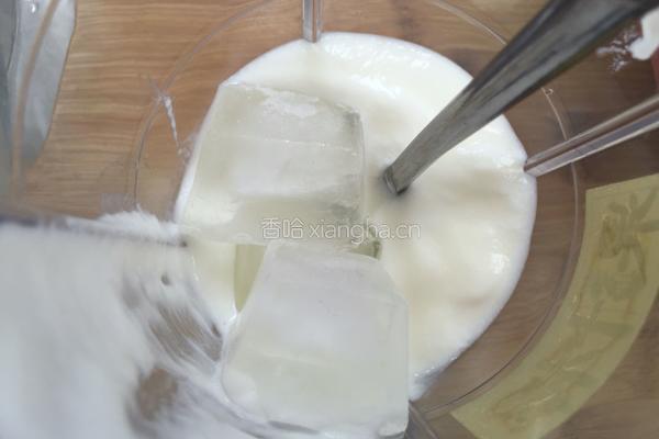 酸奶苹果汁的做法图解2