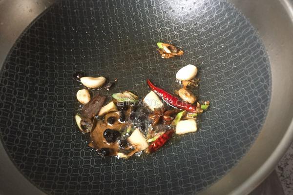 黄豆烧猪蹄的做法图解11