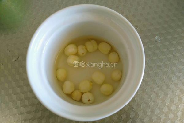 薏米红豆莲子粥的做法图解3