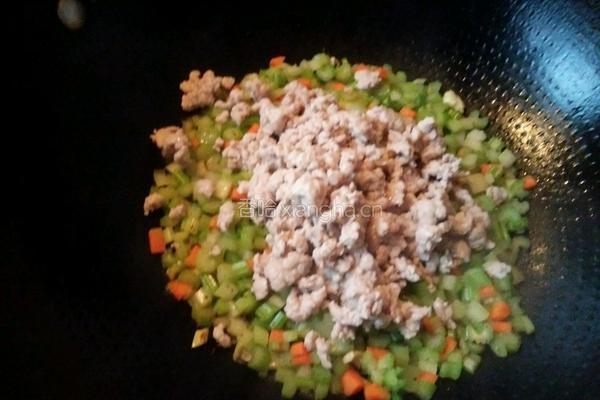 芹菜肉末的做法图解9