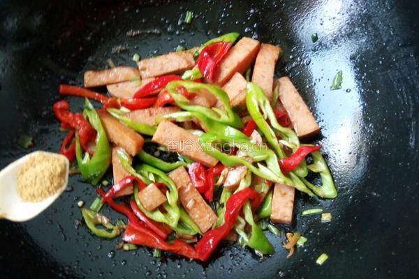 辣椒炒午餐肉的做法图解9