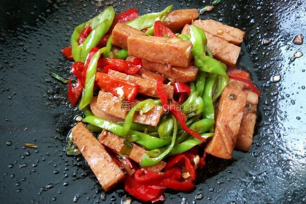 辣椒炒午餐肉的做法图解10