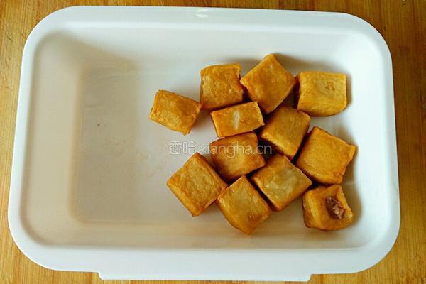 炸鱼豆腐的做法图解1