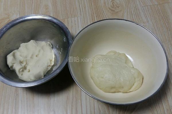 酥皮月饼（蛋黄豆沙馅）的做法图解1
