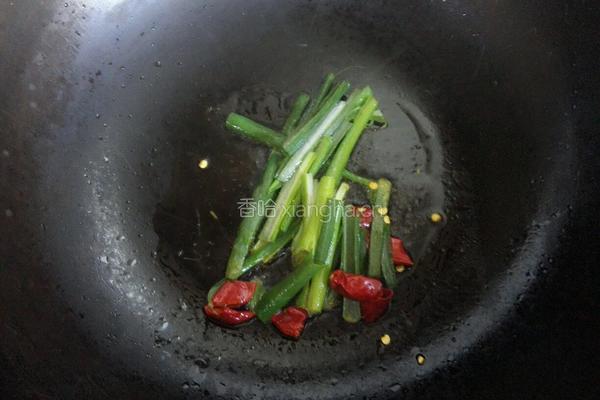 白菜炒鲜蘑的做法图解4