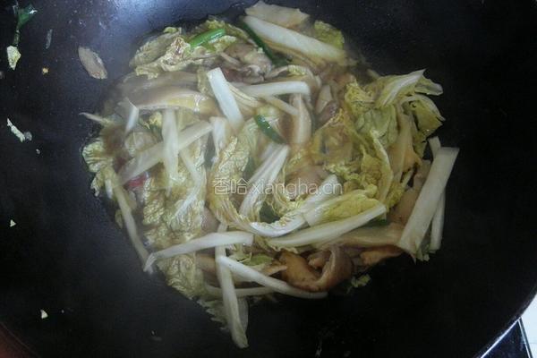 白菜炒鲜蘑的做法图解7