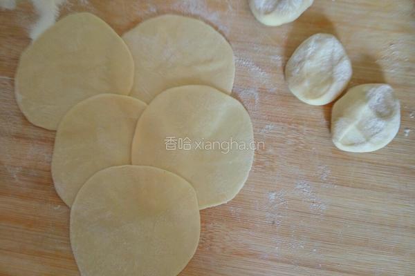 韭菜鸡蛋馅水饺的做法图解9