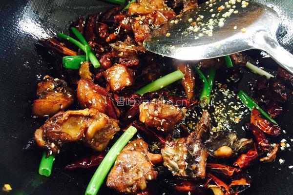 辣子鸡的做法图解16