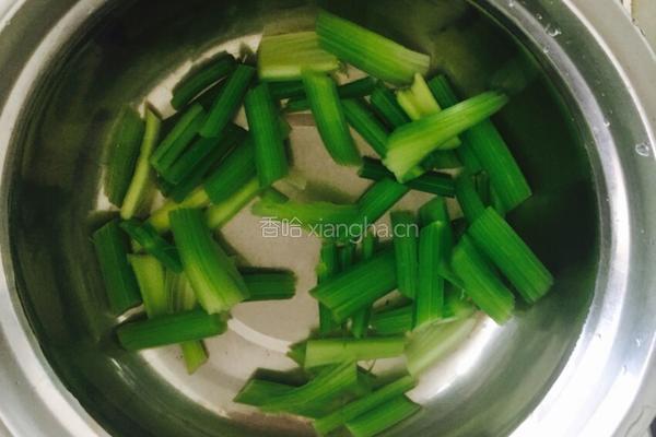 西芹腰果虾仁的做法图解8